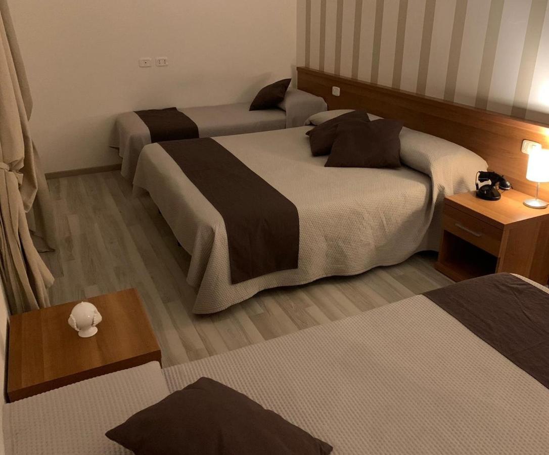 Hotel Castel Miramonti Selva Di Fasano Kültér fotó