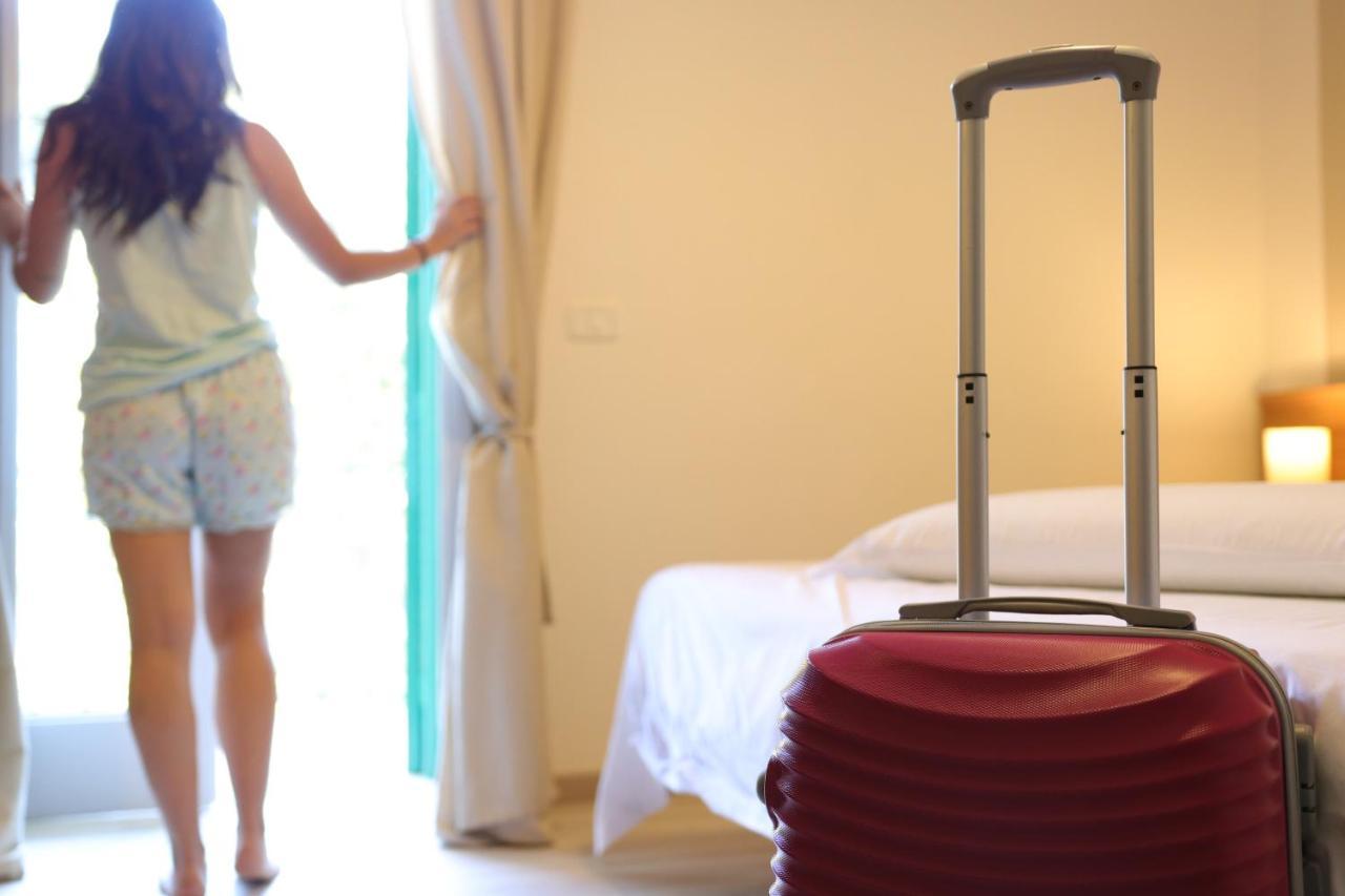 Hotel Castel Miramonti Selva Di Fasano Kültér fotó